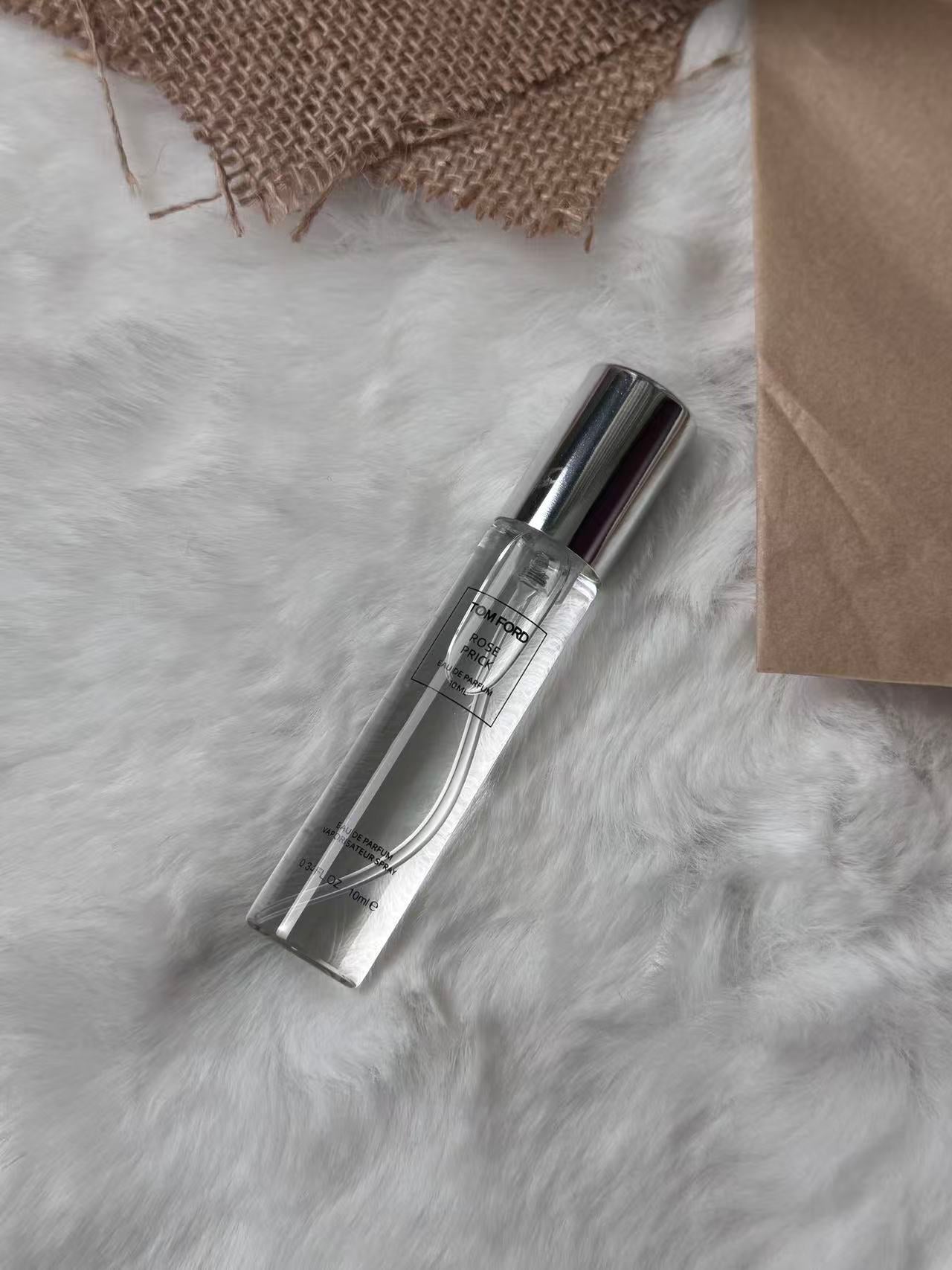 Combination perfume sample set for trial