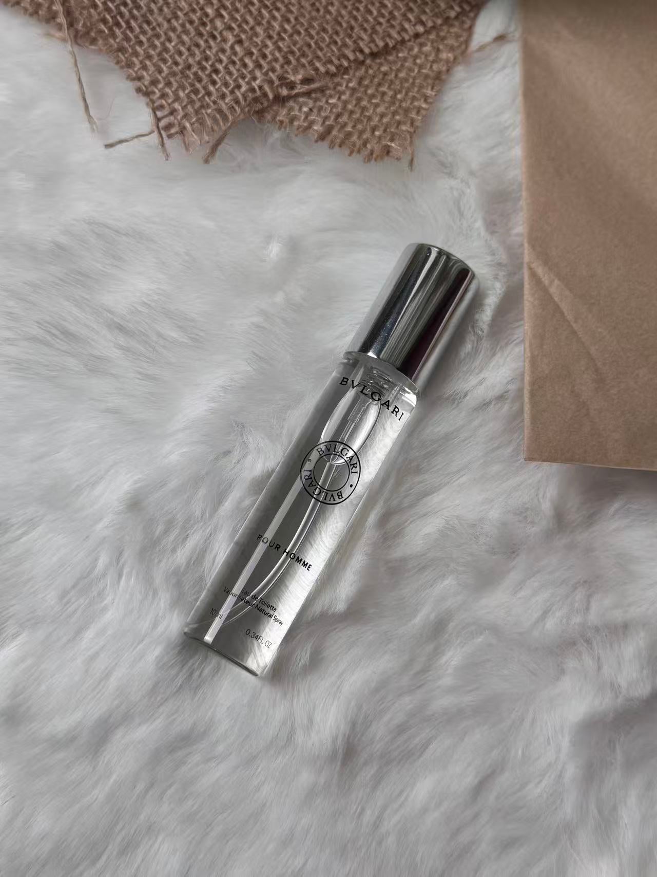 Combination perfume sample set for trial