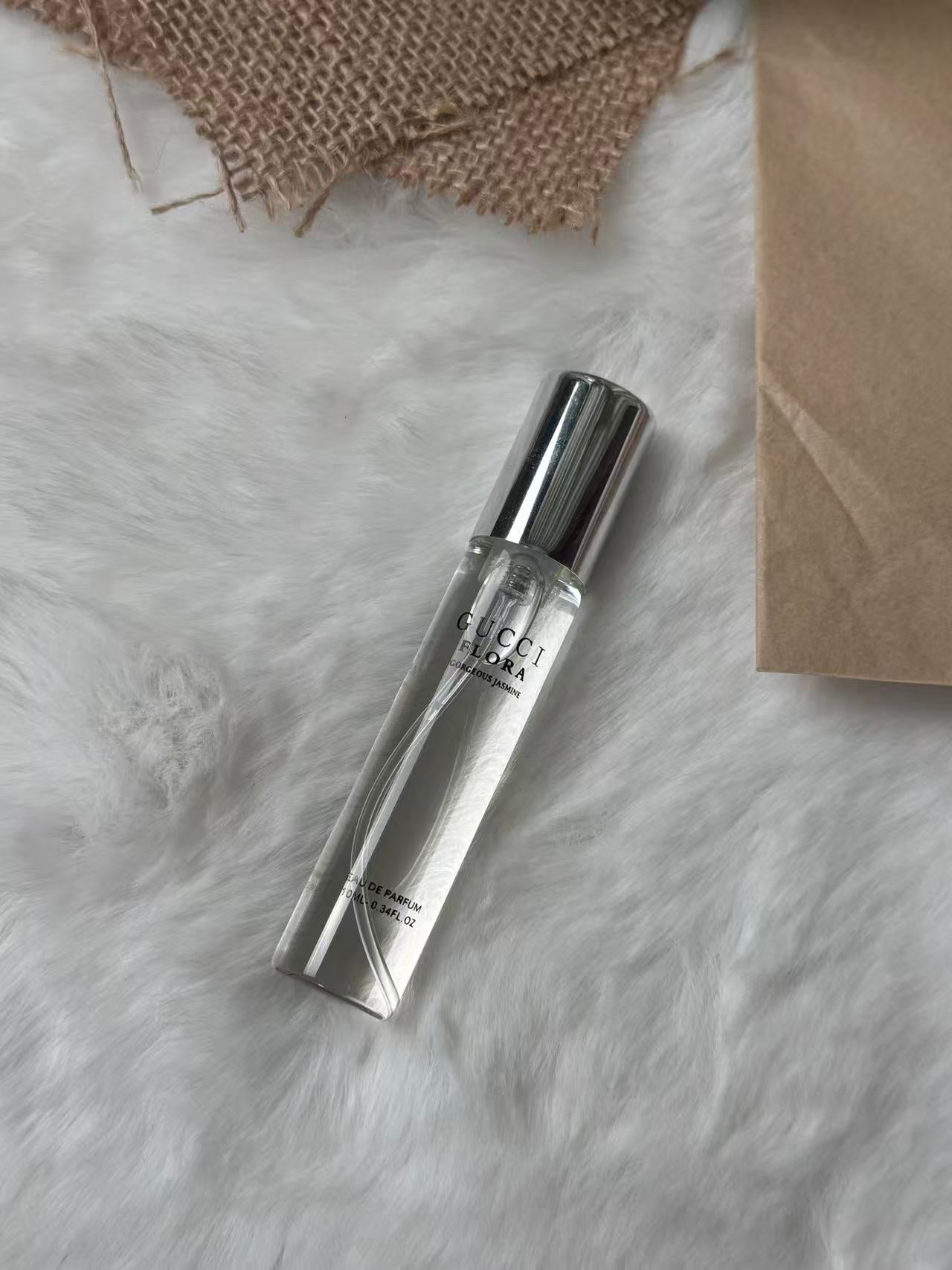 Combination perfume sample set for trial